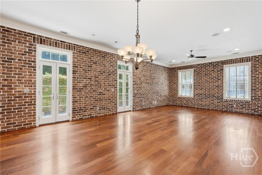Welcome to upscale living in the heart of Savannah's downtown - photo 10
