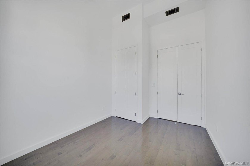 Exceptional opportunity to acquire a comprehensively renovated - photo 12