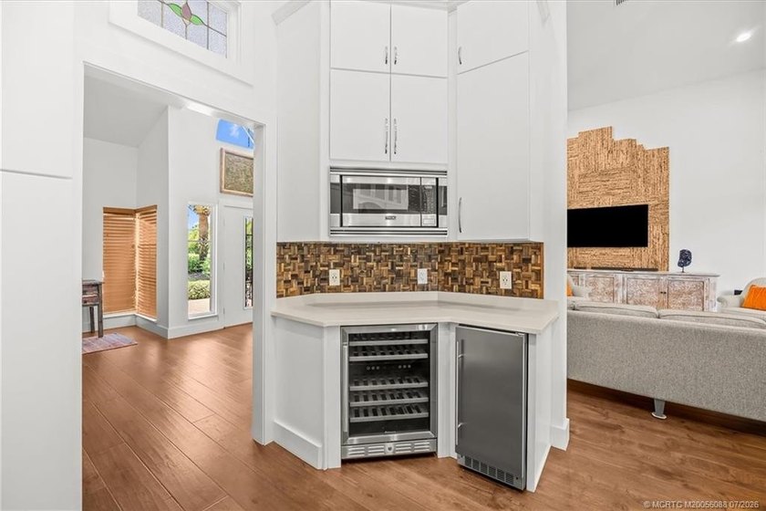 Luxury Living in Harbour Ridge Country Club! Renovated and - photo 14