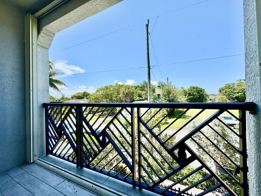 Immaculately Maintained, Like-New 3-Story Townhome In Atlantic - photo 18