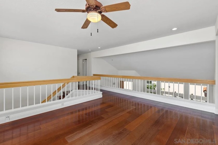 Exceptional 4 BR + Loft (11.8 x 10.8)/3 FULL BA home w/ - photo 20