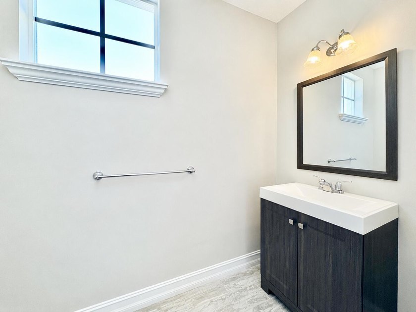 Immaculately Maintained, Like-New 3-Story Townhome In Atlantic - photo 21