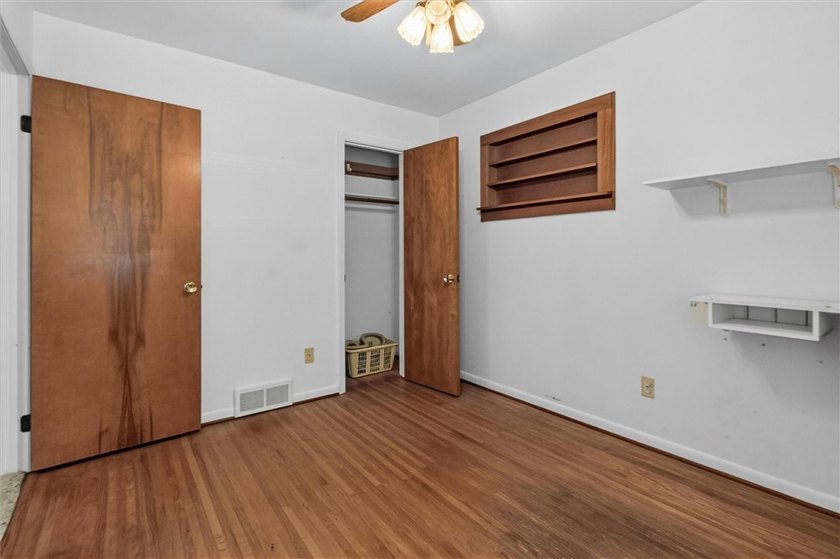 Welcome to this comfortable raised ranch in a very convenient - photo 23