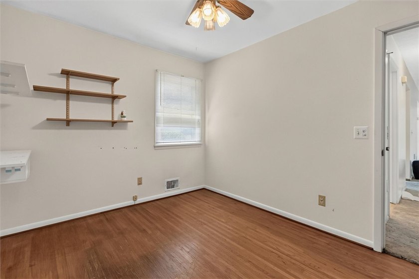 Welcome to this comfortable raised ranch in a very convenient - photo 24
