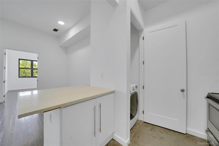 Exceptional opportunity to acquire a comprehensively renovated - photo 25
