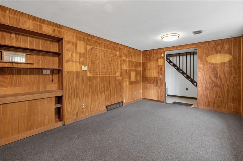 Welcome to this comfortable raised ranch in a very convenient - photo 26