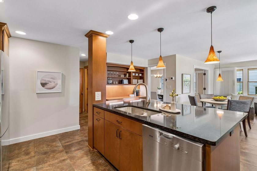 Discover the endless charm of this beautifully preserved 1923 - photo 27