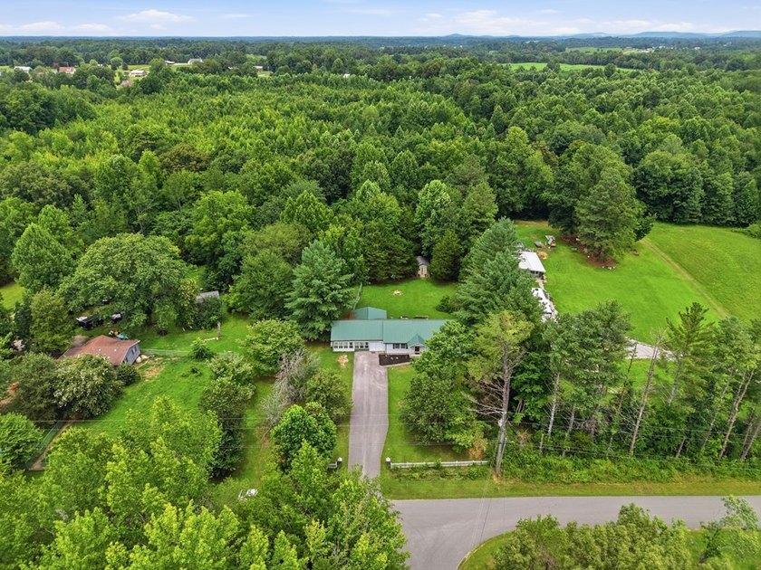 Welcome to 330 Deerfield Rd in Sparta - a well-maintained home - photo 29