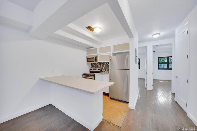 Exceptional opportunity to acquire a comprehensively renovated - photo 31