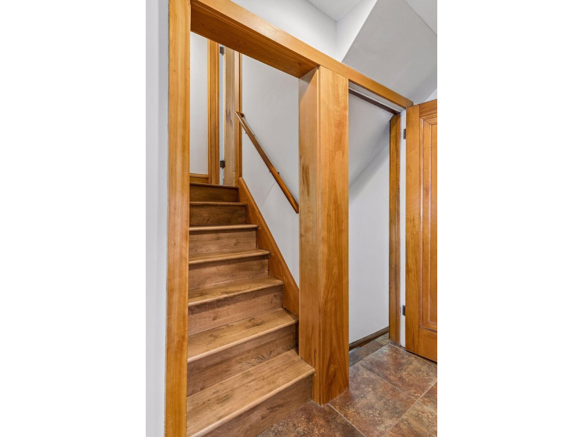 Discover the endless charm of this beautifully preserved 1923 - photo 32