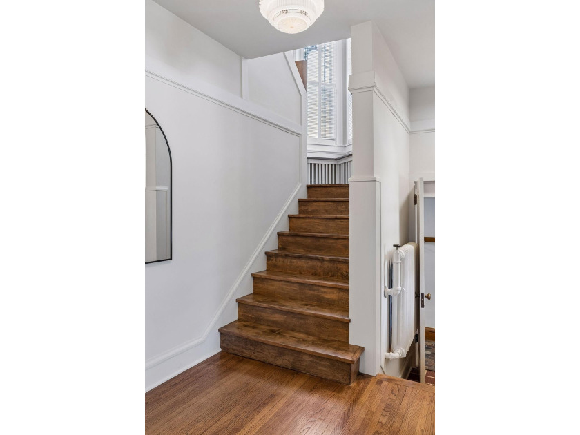 Discover the endless charm of this beautifully preserved 1923 - photo 33