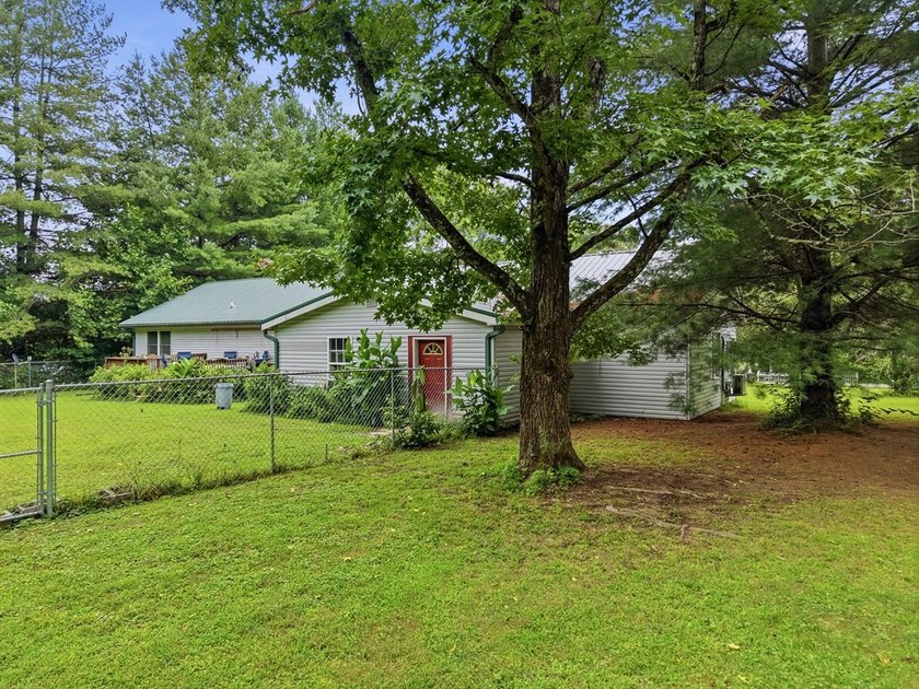 Welcome to 330 Deerfield Rd in Sparta - a well-maintained home - photo 35