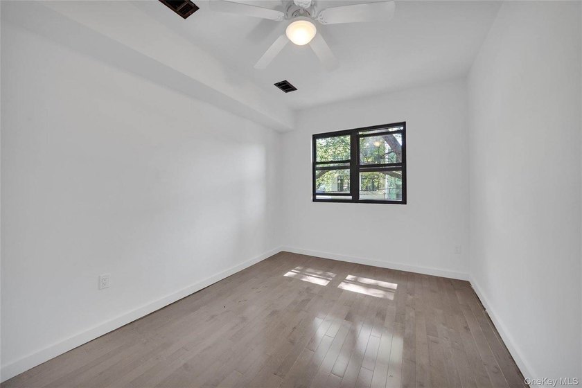 Exceptional opportunity to acquire a comprehensively renovated - photo 36