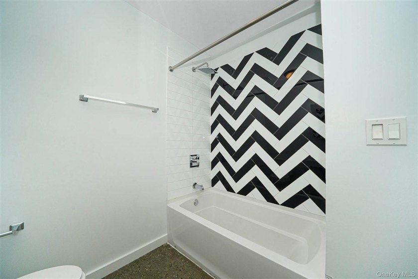 Exceptional opportunity to acquire a comprehensively renovated - photo 38