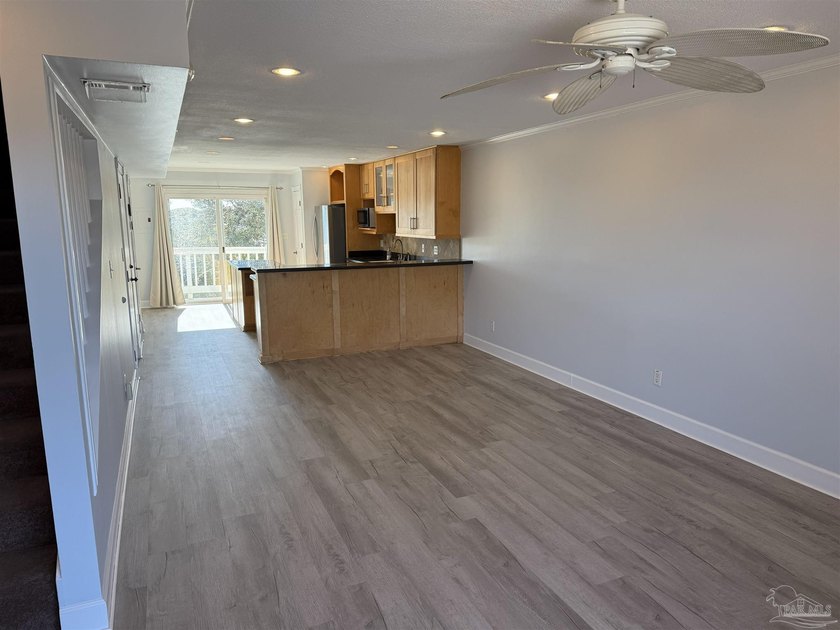 BOATER'S PARADISE &amp; LOW MONTHLY HOA DUES!! Dockside Villas is a - photo 8