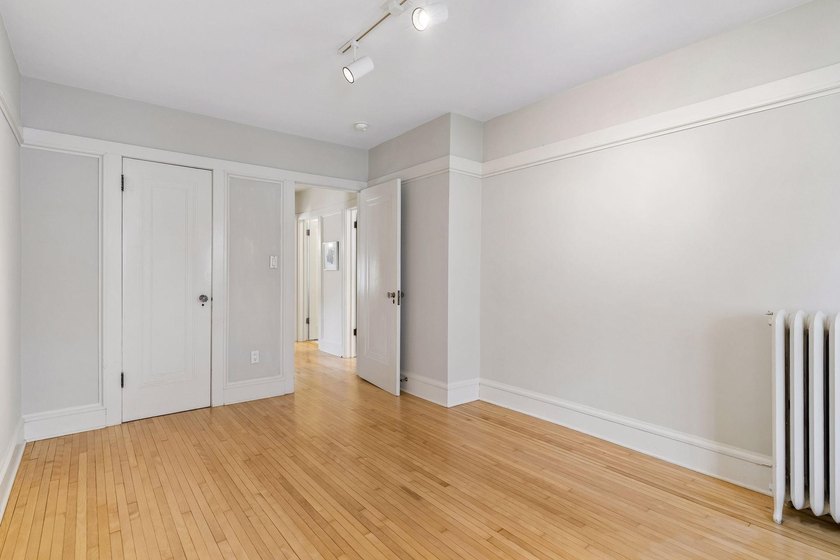 Discover the endless charm of this beautifully preserved 1923 - photo 39