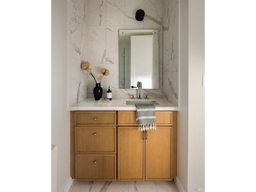 Welcome to 709 C Street - a light-filled, new construction - photo 6
