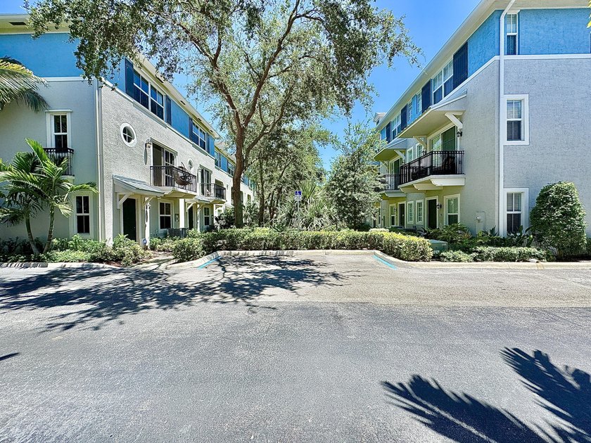 Immaculately Maintained, Like-New 3-Story Townhome In Atlantic - photo 46