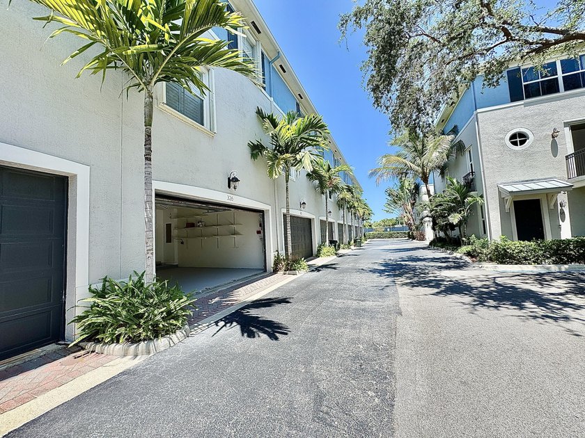 Immaculately Maintained, Like-New 3-Story Townhome In Atlantic - photo 47