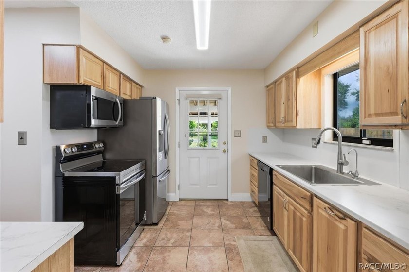 Experience waterfront living with the feel of a year-round - photo 12