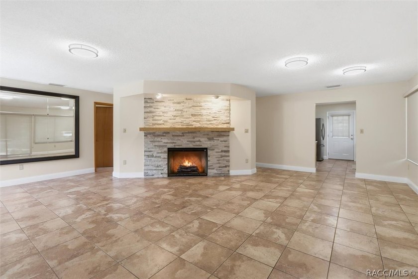 Experience waterfront living with the feel of a year-round - photo 14