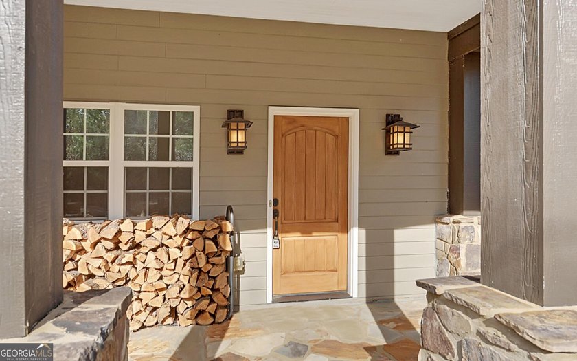 Step into this 3-bedroom, 3.5-bath mountain retreat in scenic - photo 4