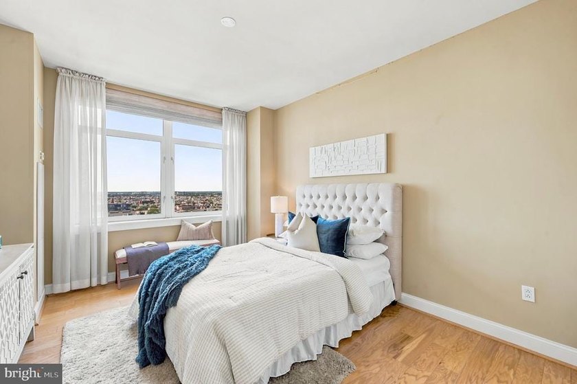 Welcome to this sophisticated and elegant Philadelphia - photo 18