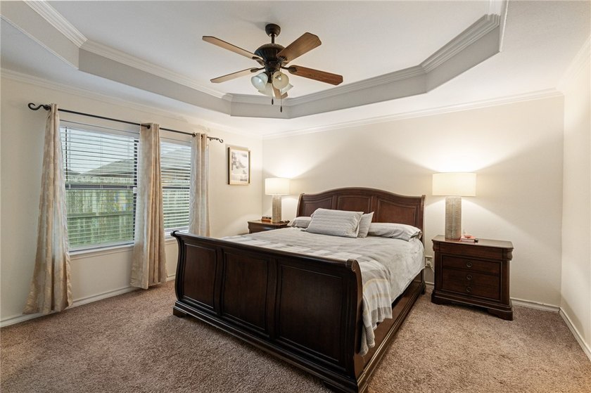 Huge Price Cut! Welcome home to this well maintained 4-bedroom - photo 19
