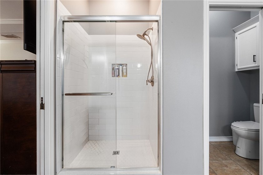 Huge Price Cut! Welcome home to this well maintained 4-bedroom - photo 21