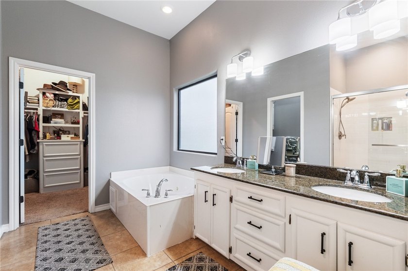 Huge Price Cut! Welcome home to this well maintained 4-bedroom - photo 22