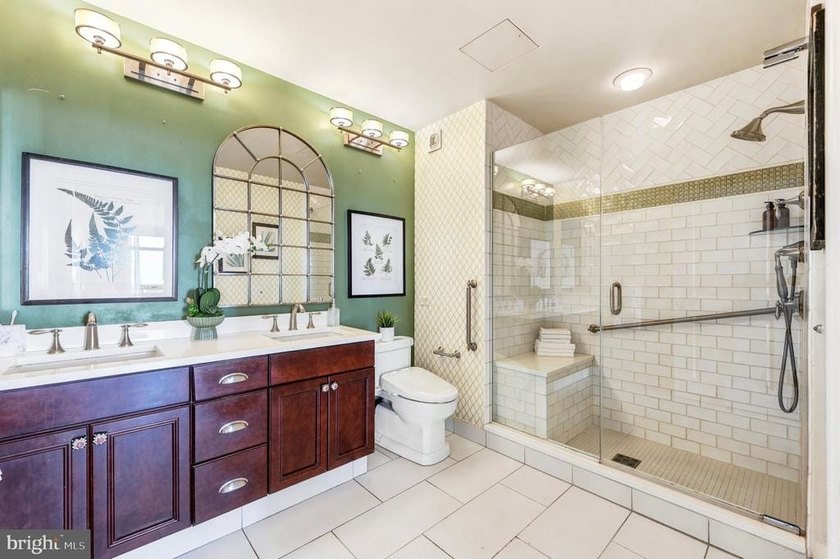 Welcome to this sophisticated and elegant Philadelphia - photo 24