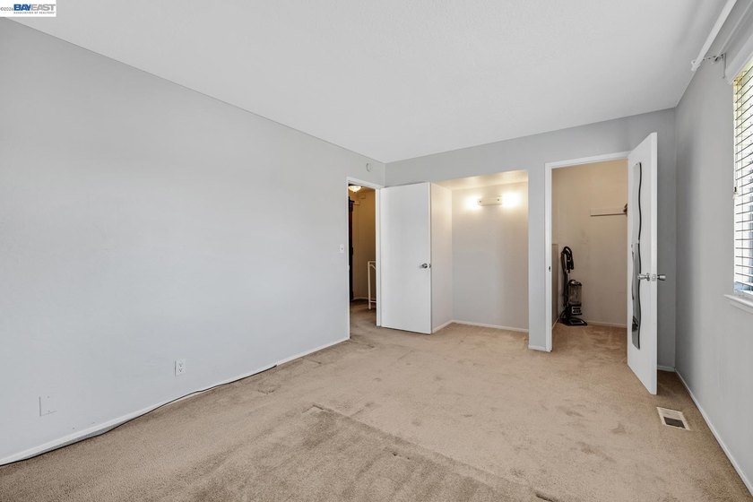Welcome to this beautifully maintained 2 bedroom, 1 bath - photo 13