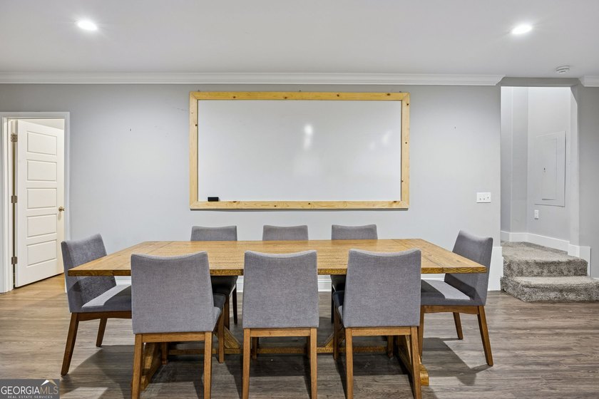 A great value in a Live/Work property ideally located in - photo 14