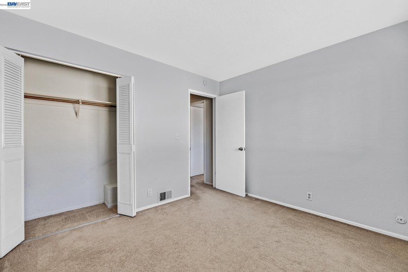 Welcome to this beautifully maintained 2 bedroom, 1 bath - photo 16