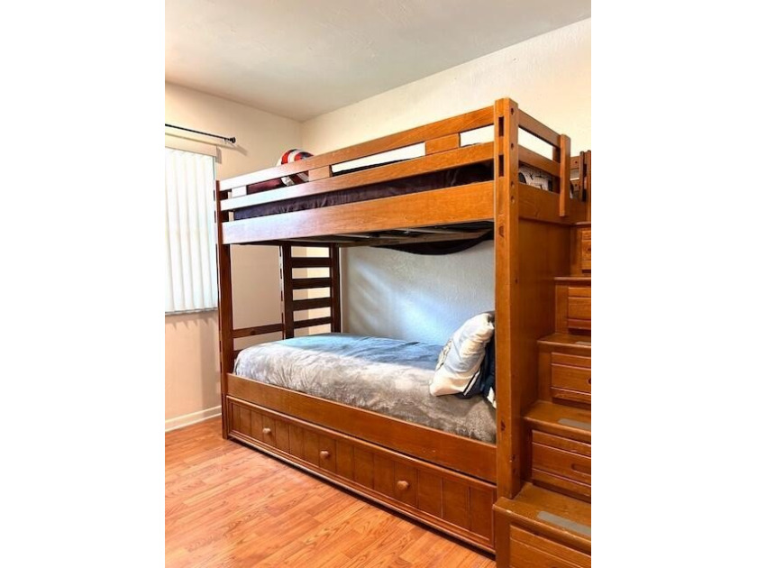 Beautiful home perfect for first-time buyers! This 3 bedroom - photo 17