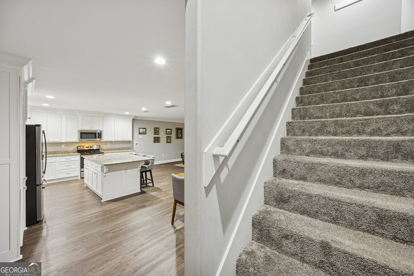 A great value in a Live/Work property ideally located in - photo 18
