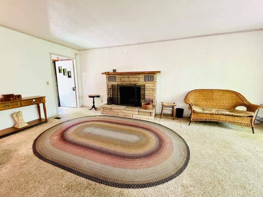 ATTENTION LAKE LOVERS - FAMILY COMPOUND OR  - 2 UNITS ON 1 SOLD - photo 18