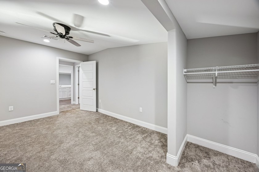 A great value in a Live/Work property ideally located in - photo 20