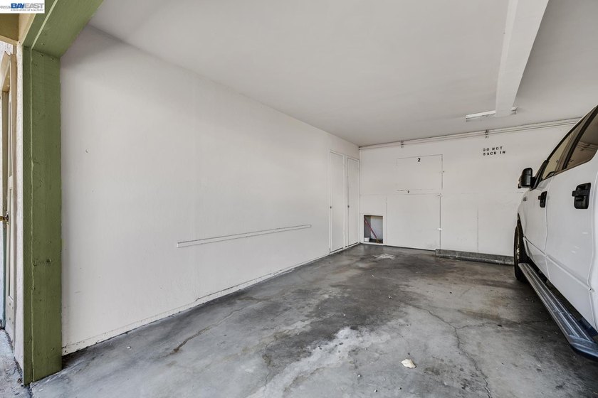 Welcome to this beautifully maintained 2 bedroom, 1 bath - photo 21