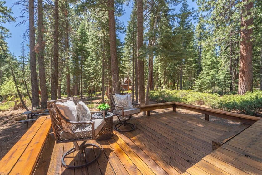 Charming Tahoe Chalet: Timeless Design Meets Modern Woods Living - photo 5