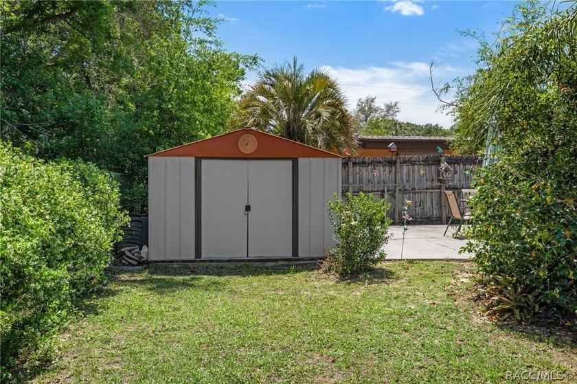 Welcome home to this charming 3-bedroom, 2-bathroom double wide - photo 31