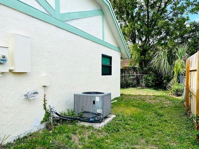 Beautiful home perfect for first-time buyers! This 3 bedroom - photo 35