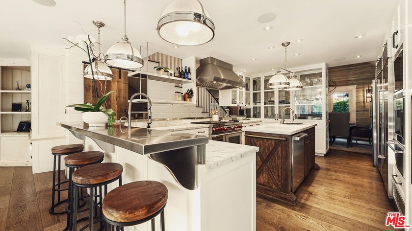 North of Montana, this 6-bedroom, 3.5-bath residence blends - photo 6