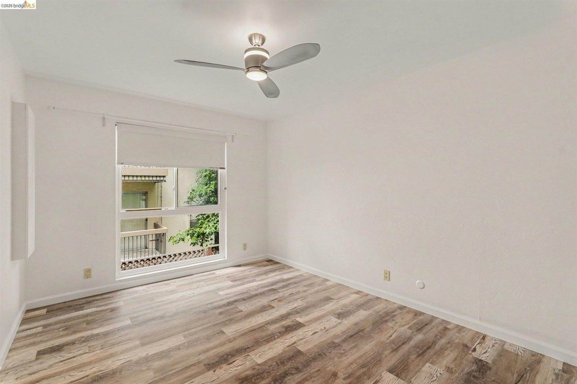 Updated single-level condo in one of Oakland's most convenient - photo 18