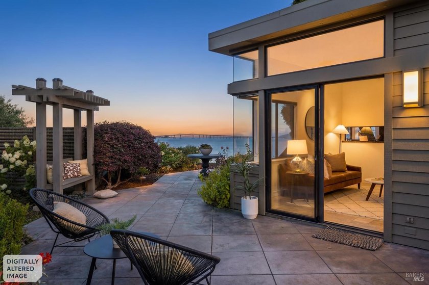 A single-level home, with 180 degree views, in a gated community - photo 19