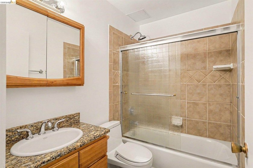 Updated single-level condo in one of Oakland's most convenient - photo 20