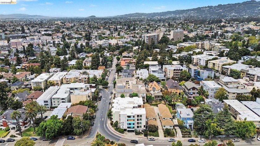 Updated single-level condo in one of Oakland's most convenient - photo 28
