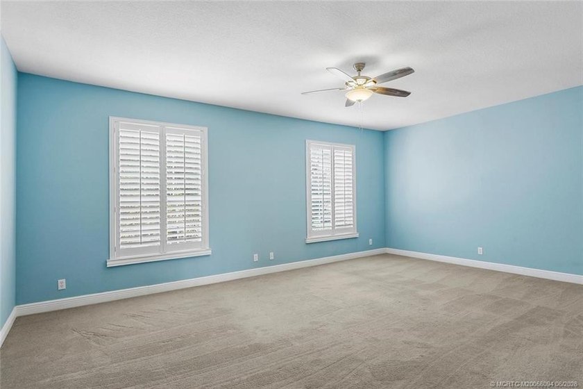 Size matters! Spacious 3,580 square foot under air pool home - photo 23