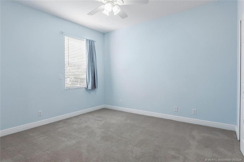 Size matters! Spacious 3,580 square foot under air pool home - photo 30