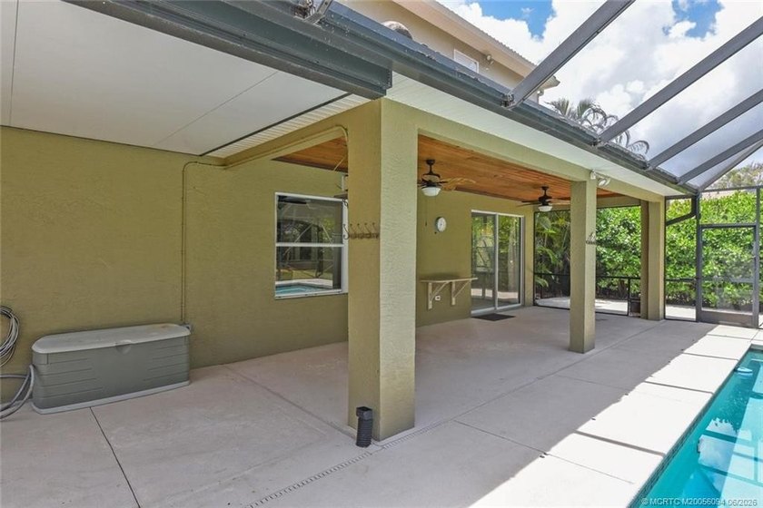Size matters! Spacious 3,580 square foot under air pool home - photo 35